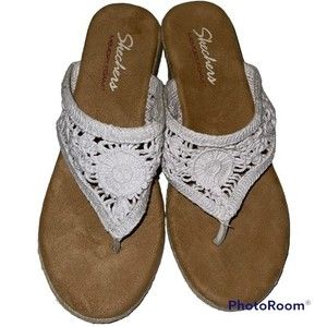 Skechers | Cork-like Floral Patterned Textile Wedge Sandals size 9